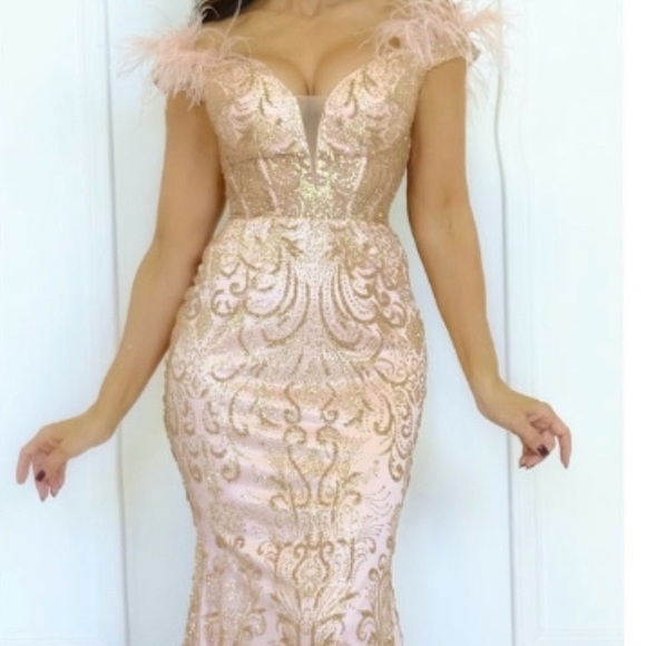 Turn heads in this Beautiful Rose Gold formal dress. Only worn ONCE - Picture 3 of 6